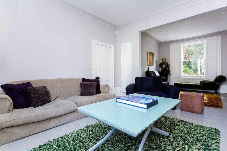 Veeve - Dartmouth House