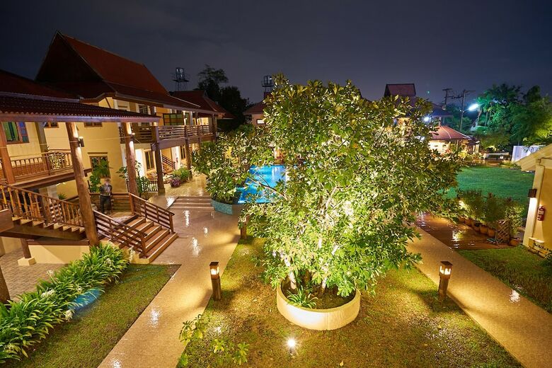 Hotel Hueankhamhom Resort