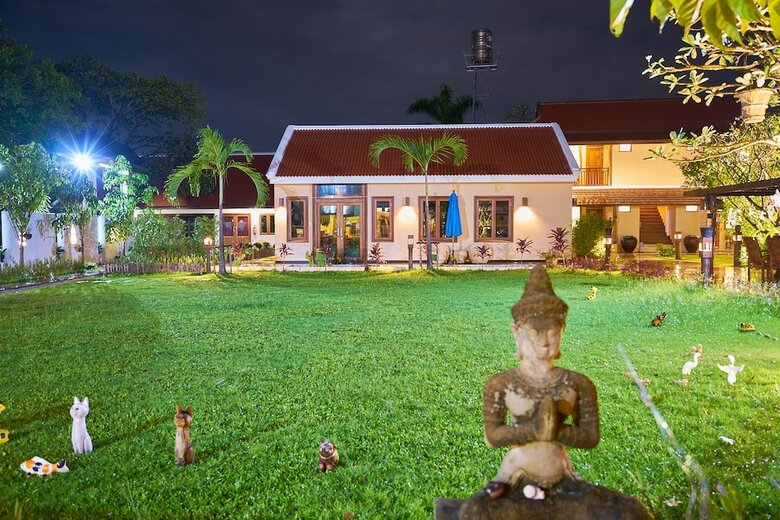 Hotel Hueankhamhom Resort