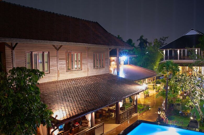 Hotel Hueankhamhom Resort