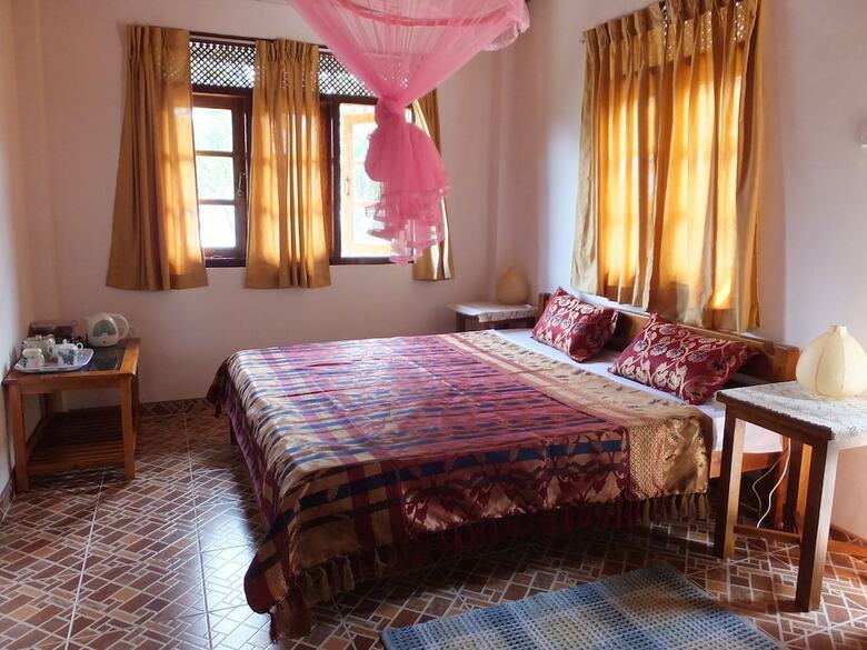 Welikande Hotel And Trekking Center