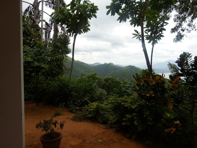 Welikande Hotel And Trekking Center