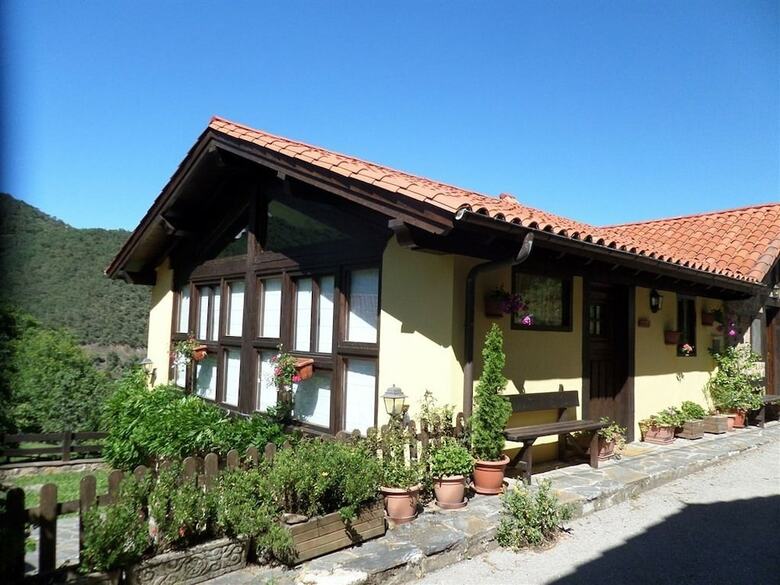 Apartamentos Rurales Los Picos de Redo