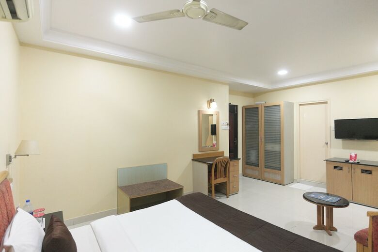 Hotel Oyo Flagship 342 Anna Nagar- Mmm Hospital