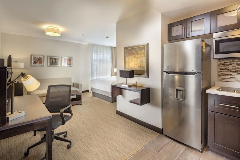 Aparthotel Staybridge Suites Silao