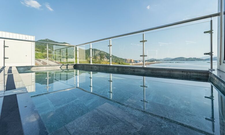 Arte Resort Spa & Pool Villa