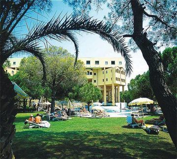 Hotel Corinthia Excelsior