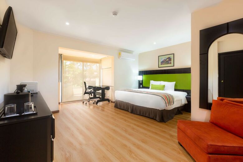 Hotel Country Inn & Suites
