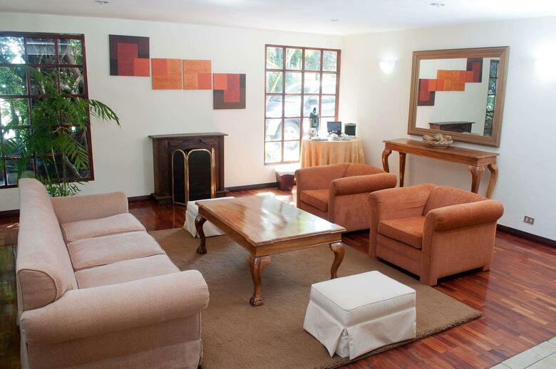 Hotel Country Inn & Suites