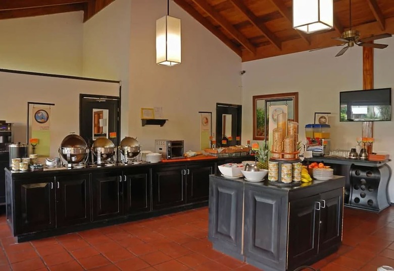Hotel Country Inn & Suites