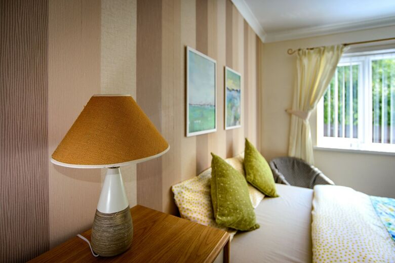 Hotel Carys Serviced Accommodation