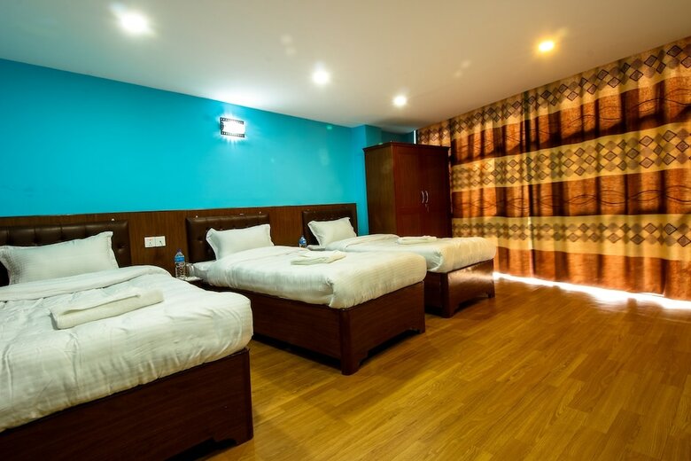 Hotel Everest Holiday Inn