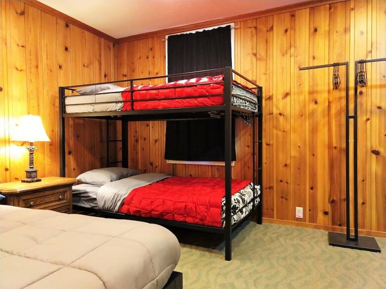 Hostal Bunk & Brew Historic Lucas House