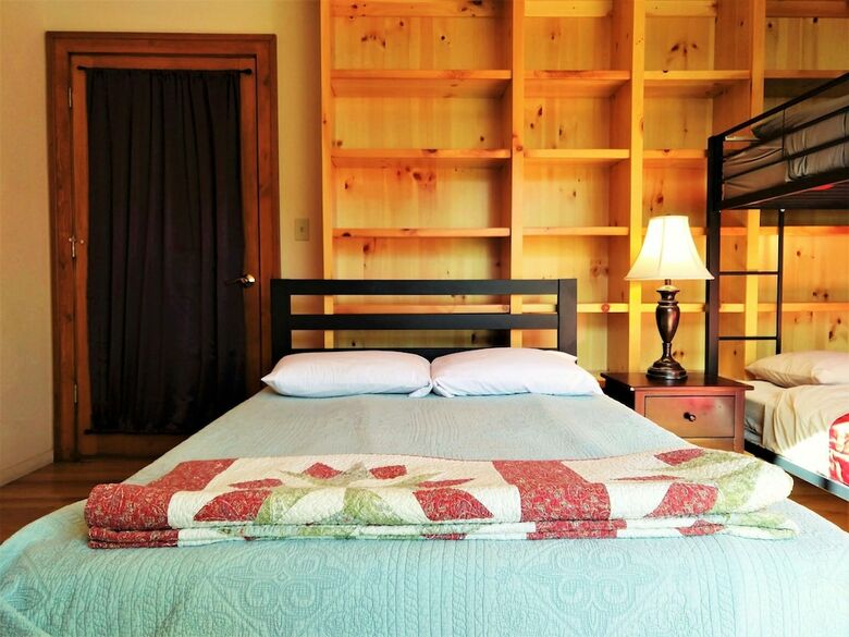 Hostal Bunk & Brew Historic Lucas House