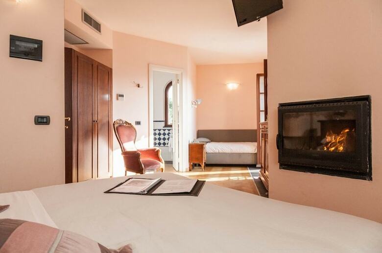 Hotel Albergo Ristorante La Pietra