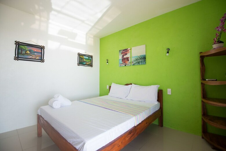 Hotel Footprints Beach Resort