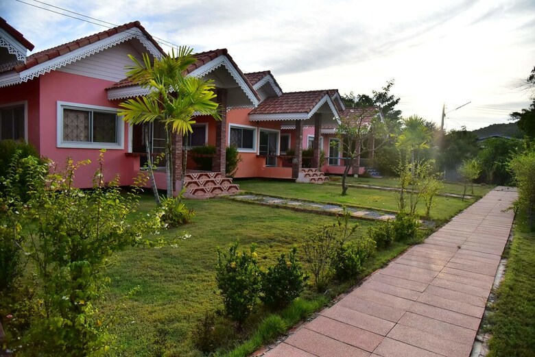 Hotel Oyo 949 Sansuk Resort Paknampran