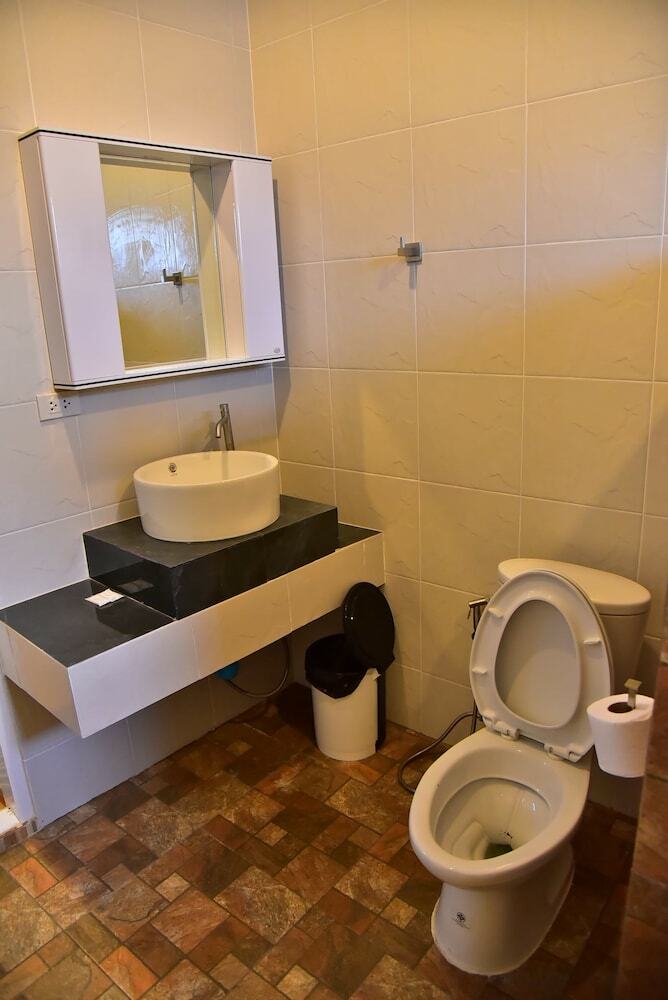 Hotel Oyo 949 Sansuk Resort Paknampran