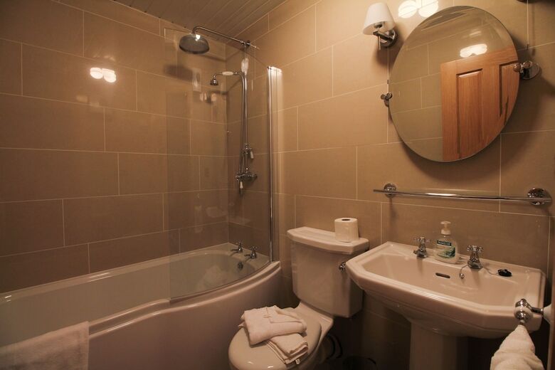 Luxury City River View Apartment