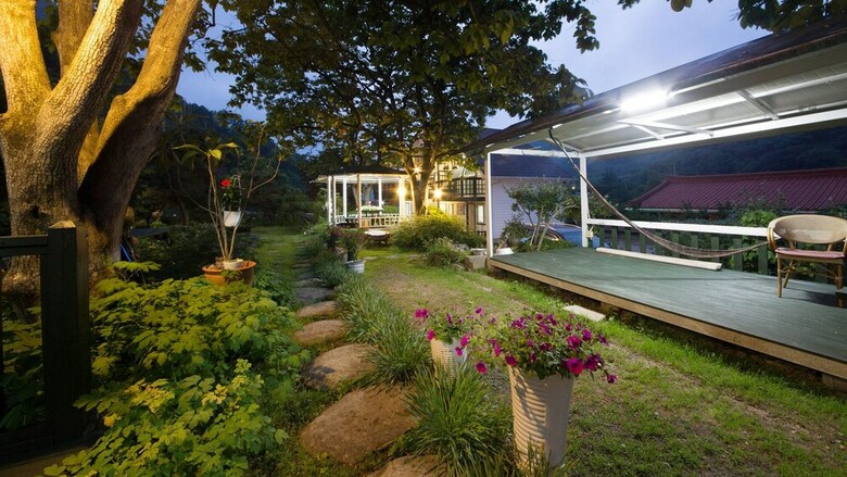 Baenae-gol Picture And Garden Pension