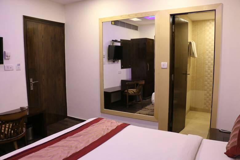 Hotel Check In Room New Delhi Railway Station