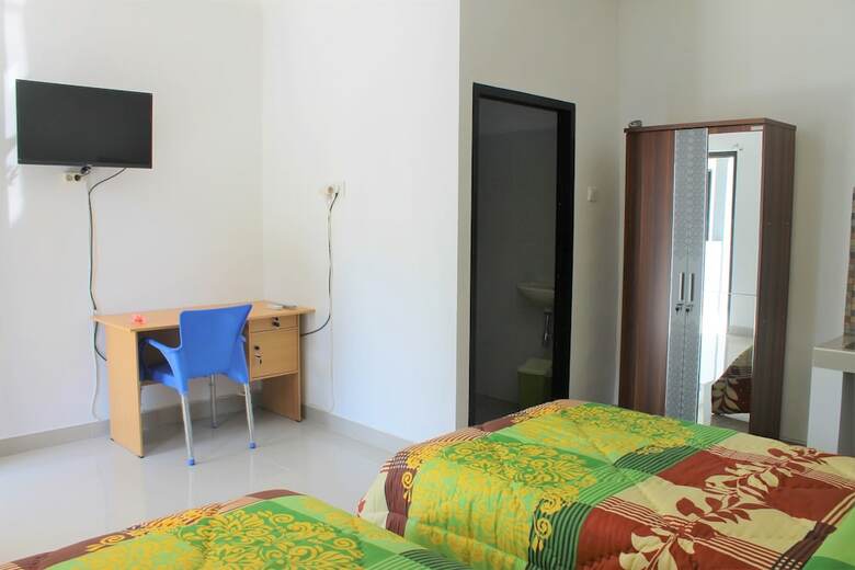 Hotel Yuliana Homestay
