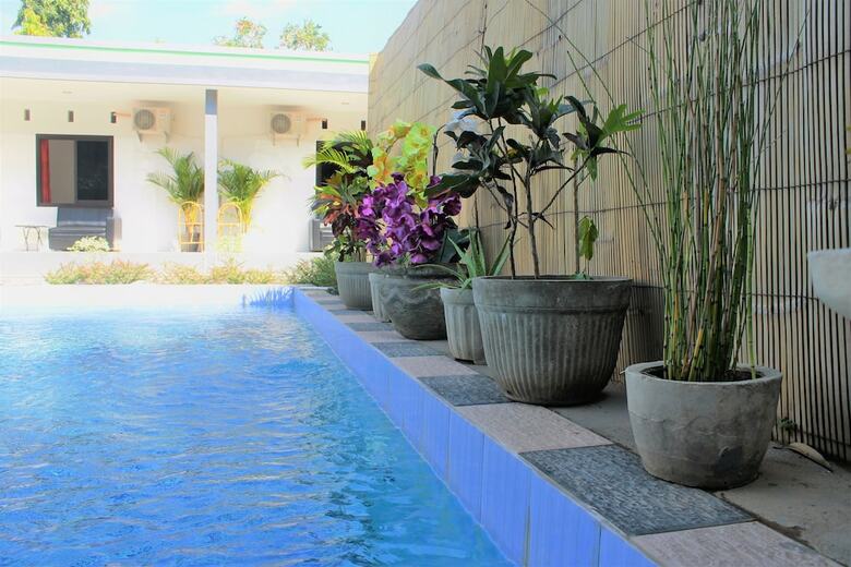 Hotel Yuliana Homestay