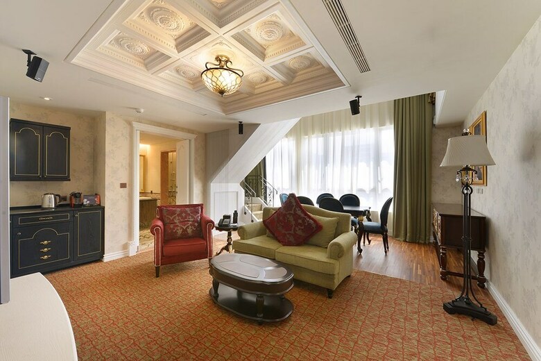 Golden Tulip Rs Boutique Hotel