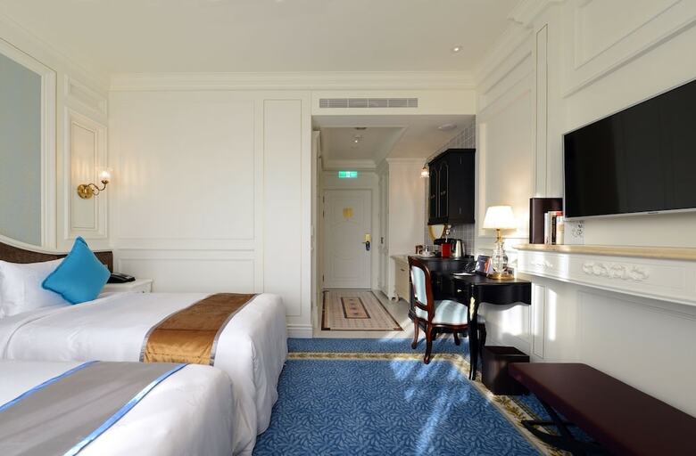 Golden Tulip Rs Boutique Hotel