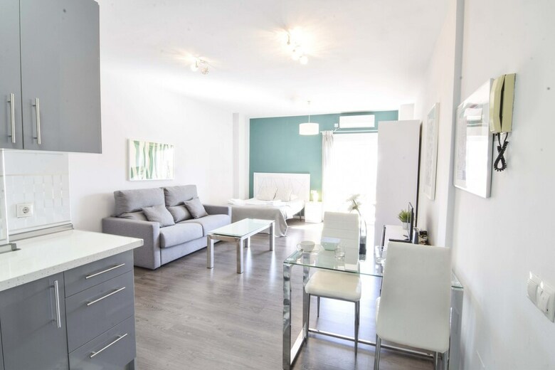 Apartamentos Letmalaga Atarazanas Market