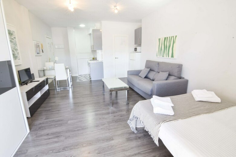 Apartamentos Letmalaga Atarazanas Market