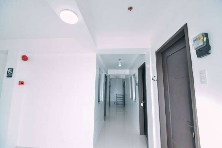 Hotel The Strand Suites And Dormitel