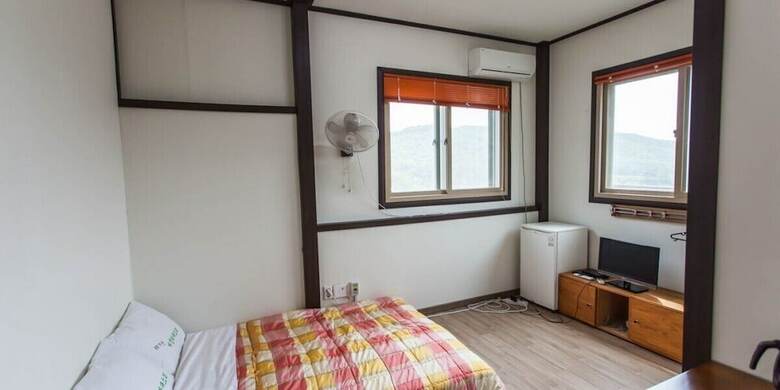 Taegisan Morning Birdcall Pension