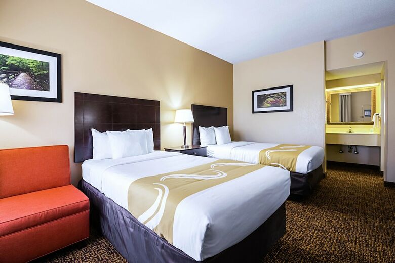 Hotel Quality Inn & Suites