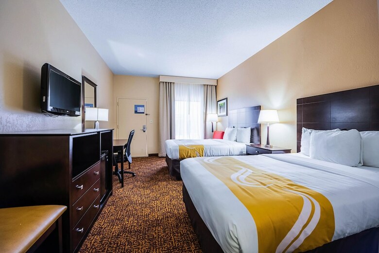 Hotel Quality Inn & Suites
