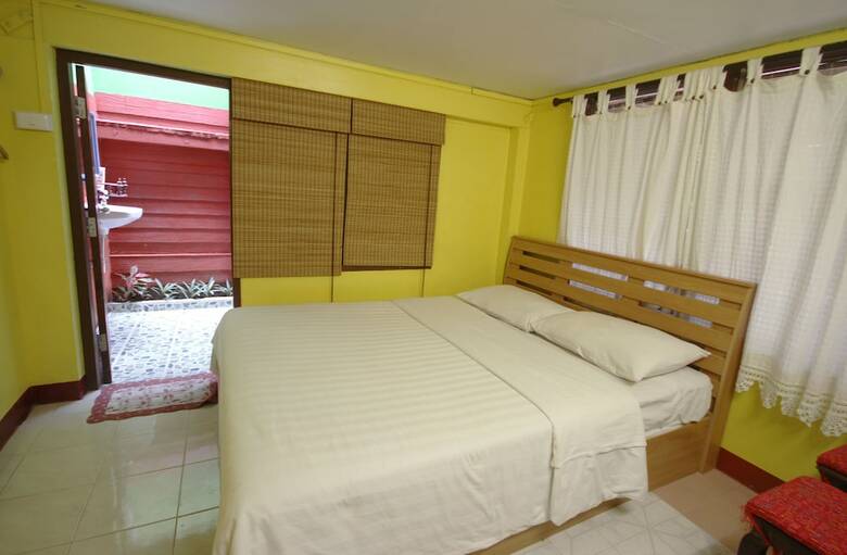 Hostal Baan Bua Homestay