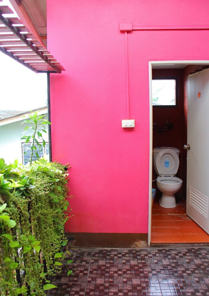 Hostal Baan Bua Homestay