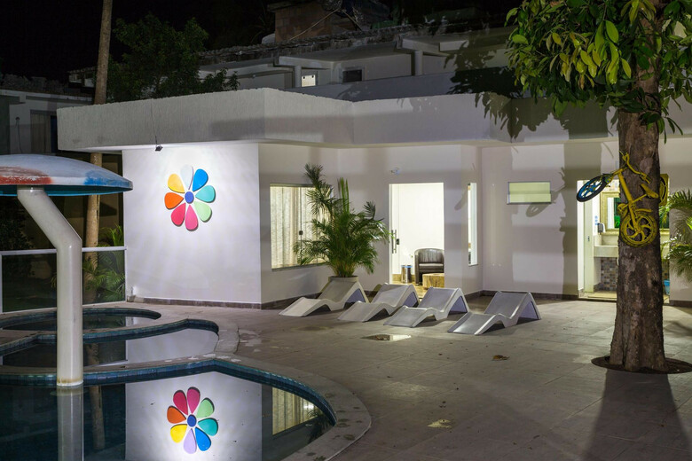 Floral Inn Family Hotel
