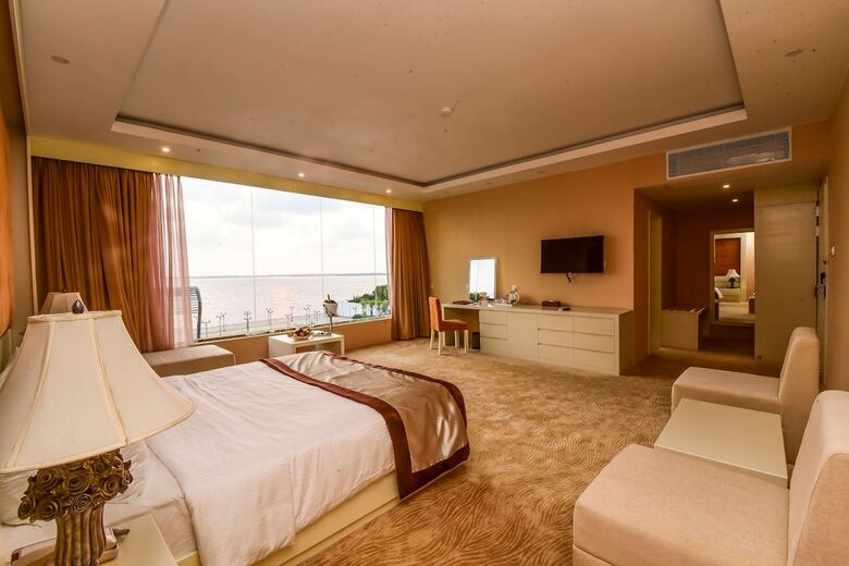 Grandeeza Luxury Hotel