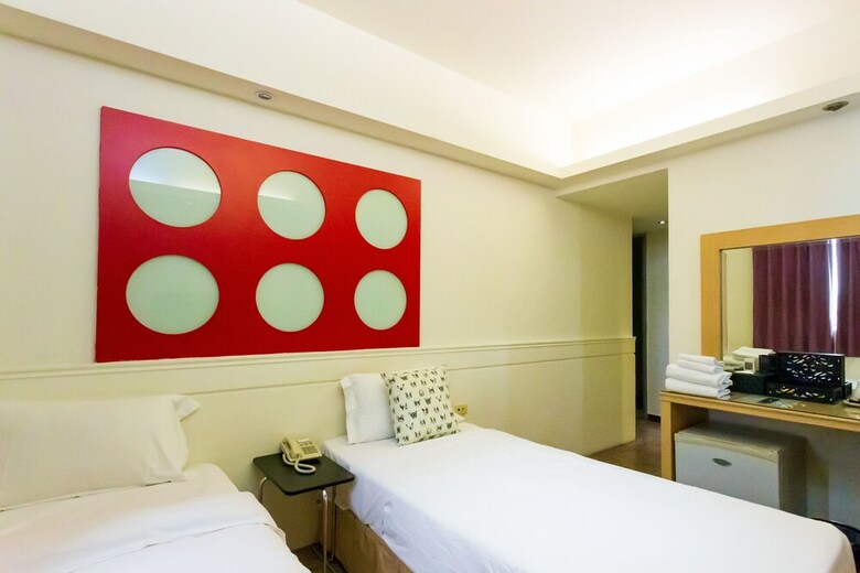 New Rise Hotel