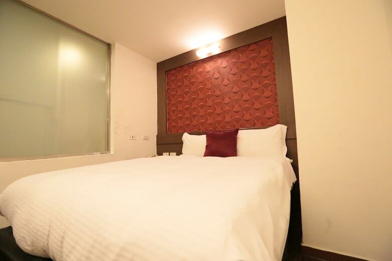 New Rise Hotel