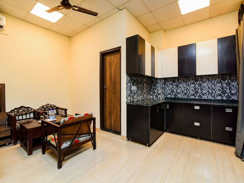Hotel Oyo Flagship 757 Blite Golf Course Road