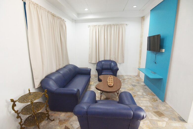 Hotel Highway To H Inn - Totolan