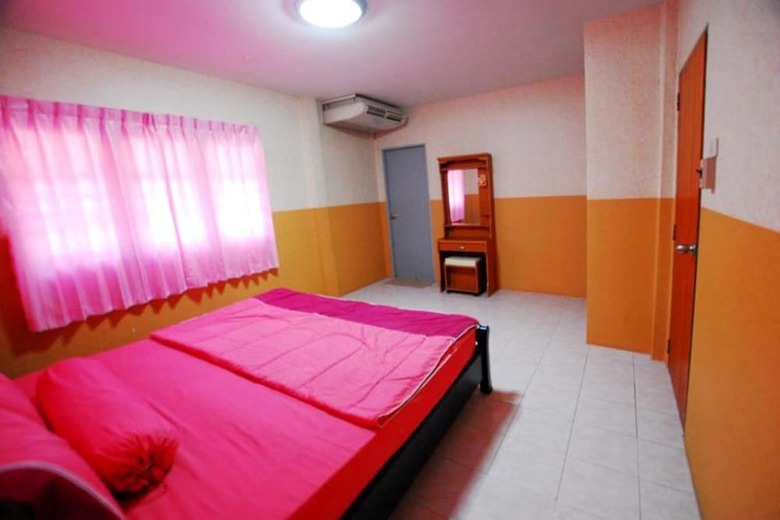 Hotel Baan Golden Resort