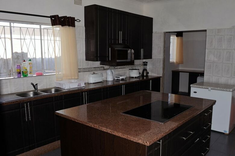 Hotel Inboundout Guest House