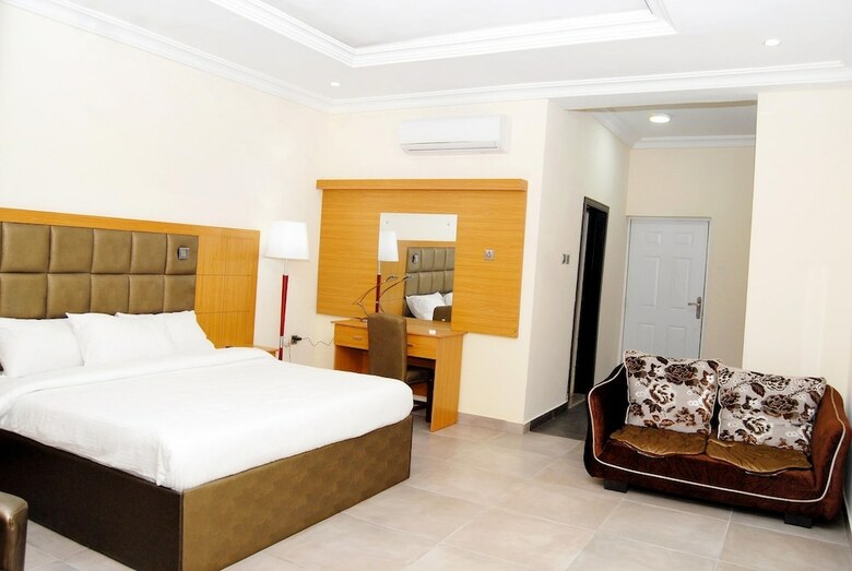 Hotel Yewa Frontier