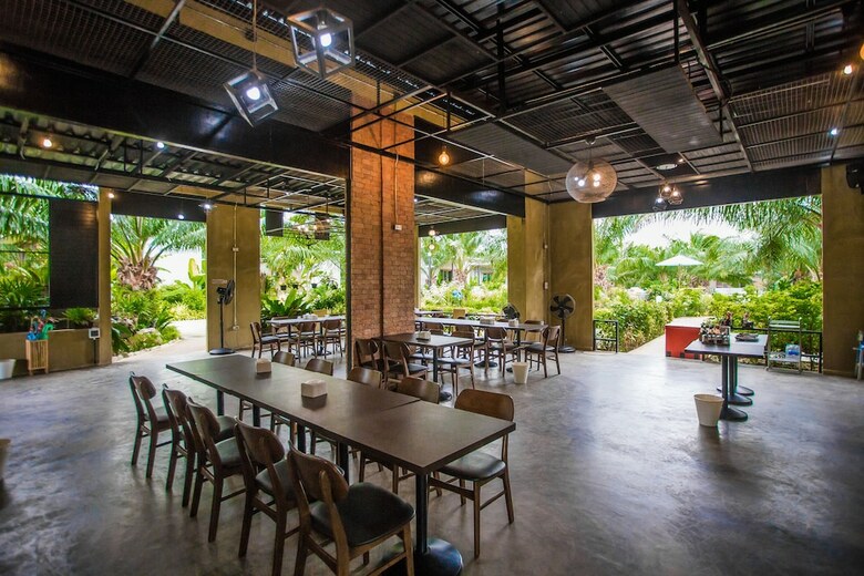 Hotel Palm Pran Resort
