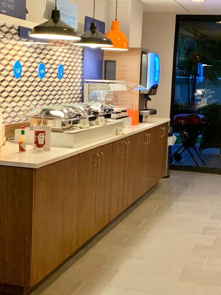 Hotel Holiday Inn Express & Suites Miami - Hialeah