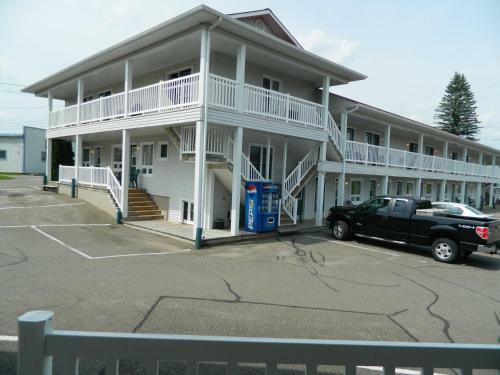 Posada Hilltop Motel & Restaurant