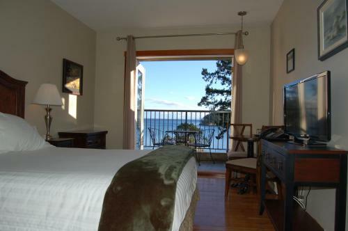 Hotel Mayne Island Resort